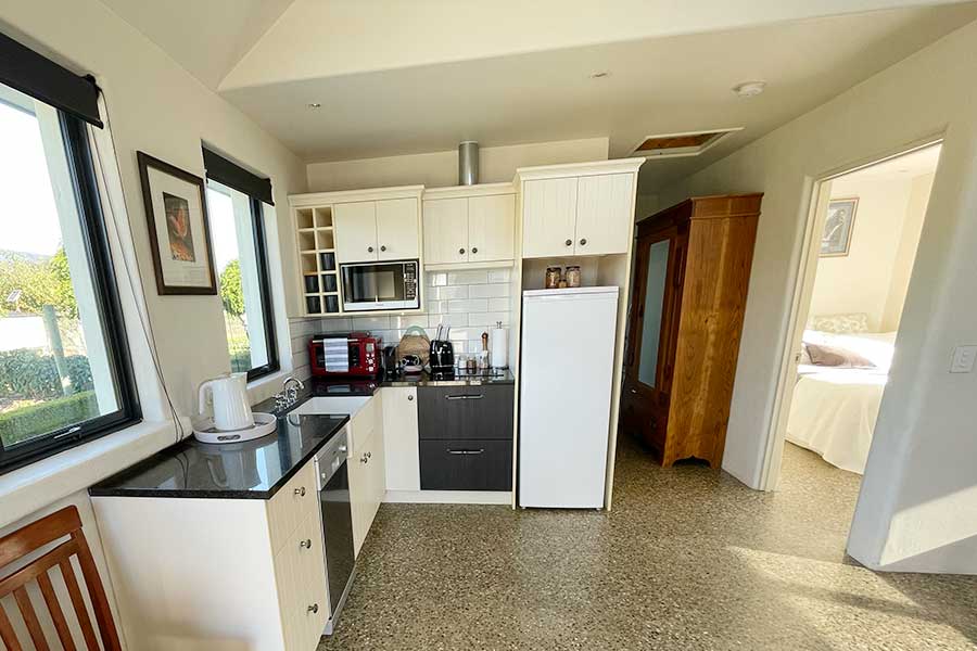 cromwell accommodation cherry tree farm guest house kitchen area