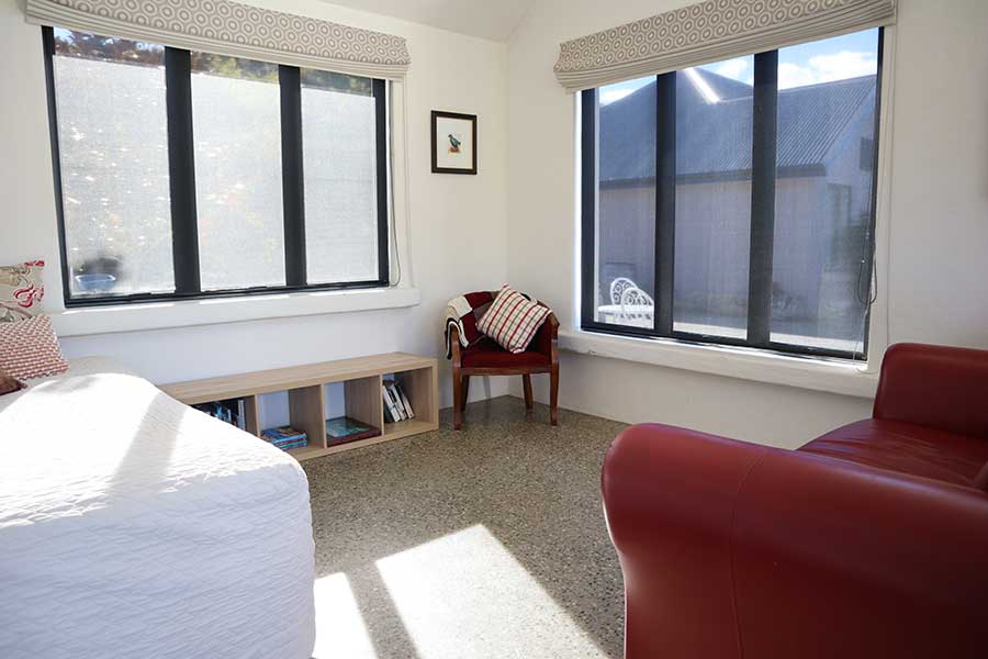 cromwell accommodation cherry tree farm guest house view out of the lounge window